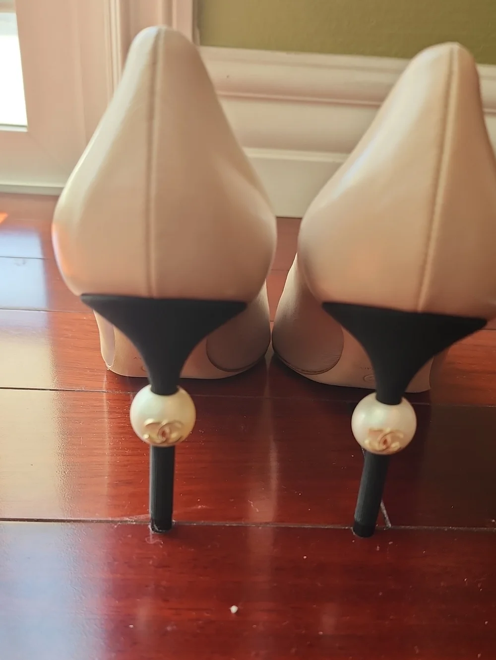 CHANEL pointed toe